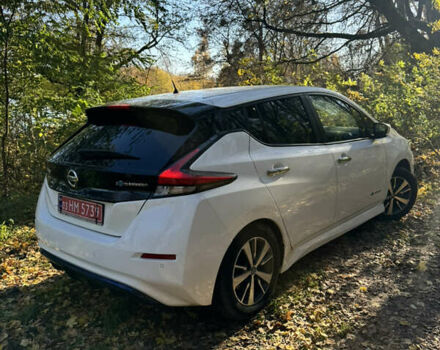 Белый Ниссан Лиф, объемом двигателя 0 л и пробегом 116 тыс. км за 11800 $, фото 58 на Automoto.ua