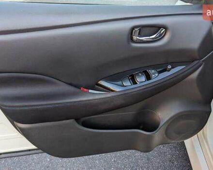 Белый Ниссан Лиф, объемом двигателя 0 л и пробегом 60 тыс. км за 14900 $, фото 25 на Automoto.ua