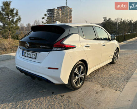 Белый Ниссан Лиф, объемом двигателя 0 л и пробегом 140 тыс. км за 13850 $, фото 1 на Automoto.ua