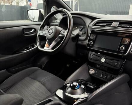 Белый Ниссан Лиф, объемом двигателя 0 л и пробегом 92 тыс. км за 12500 $, фото 26 на Automoto.ua