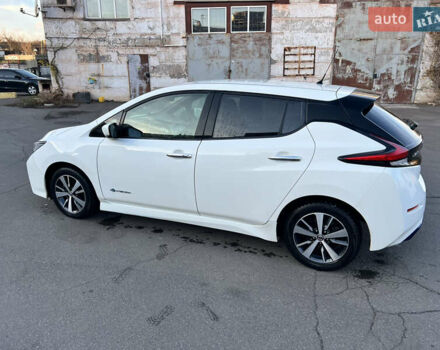 Белый Ниссан Лиф, объемом двигателя 0 л и пробегом 93 тыс. км за 12900 $, фото 2 на Automoto.ua