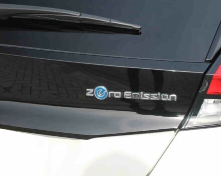 Белый Ниссан Лиф, объемом двигателя 0 л и пробегом 43 тыс. км за 9350 $, фото 11 на Automoto.ua