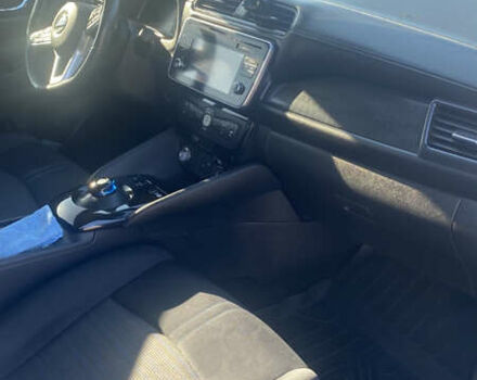 Белый Ниссан Лиф, объемом двигателя 0 л и пробегом 130 тыс. км за 12000 $, фото 5 на Automoto.ua