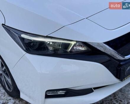 Белый Ниссан Лиф, объемом двигателя 0 л и пробегом 50 тыс. км за 11450 $, фото 22 на Automoto.ua