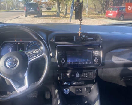 Белый Ниссан Лиф, объемом двигателя 0 л и пробегом 130 тыс. км за 12000 $, фото 11 на Automoto.ua