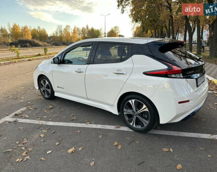 Белый Ниссан Лиф, объемом двигателя 0 л и пробегом 52 тыс. км за 15500 $, фото 11 на Automoto.ua