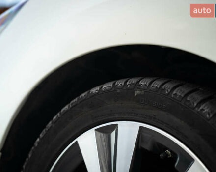 Белый Ниссан Лиф, объемом двигателя 0 л и пробегом 108 тыс. км за 13900 $, фото 20 на Automoto.ua