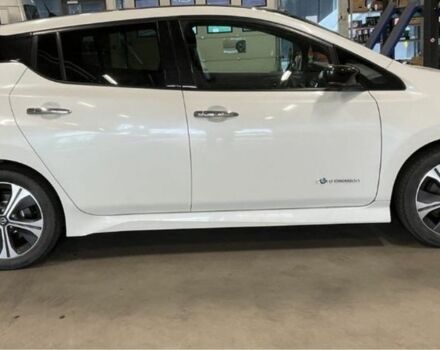 Білий Ніссан Ліф, об'ємом двигуна 0 л та пробігом 124 тис. км за 12500 $, фото 2 на Automoto.ua