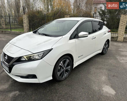 Белый Ниссан Лиф, объемом двигателя 0 л и пробегом 37 тыс. км за 12700 $, фото 7 на Automoto.ua