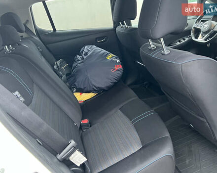 Белый Ниссан Лиф, объемом двигателя 0 л и пробегом 96 тыс. км за 13500 $, фото 15 на Automoto.ua