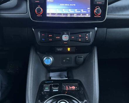 Білий Ніссан Ліф, об'ємом двигуна 0 л та пробігом 181 тис. км за 9800 $, фото 9 на Automoto.ua