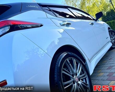 Белый Ниссан Лиф, объемом двигателя 0 л и пробегом 77 тыс. км за 12500 $, фото 7 на Automoto.ua