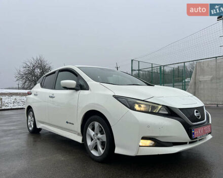 Белый Ниссан Лиф, объемом двигателя 0 л и пробегом 96 тыс. км за 13500 $, фото 8 на Automoto.ua