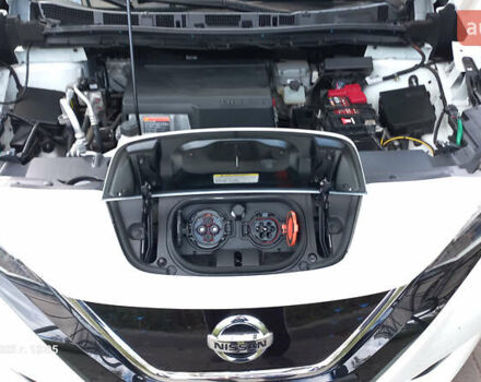 Белый Ниссан Лиф, объемом двигателя 0 л и пробегом 82 тыс. км за 15600 $, фото 26 на Automoto.ua