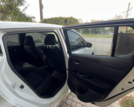 Білий Ніссан Ліф, об'ємом двигуна 0 л та пробігом 57 тис. км за 13750 $, фото 8 на Automoto.ua