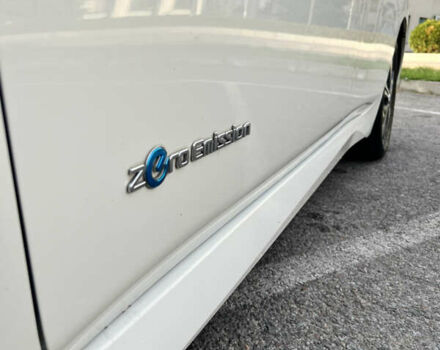 Білий Ніссан Ліф, об'ємом двигуна 0 л та пробігом 58 тис. км за 13499 $, фото 29 на Automoto.ua