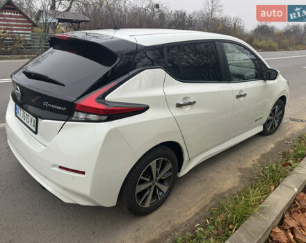 Белый Ниссан Лиф, объемом двигателя 0 л и пробегом 128 тыс. км за 10300 $, фото 6 на Automoto.ua