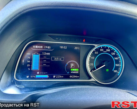 Белый Ниссан Лиф, объемом двигателя 0.13 л и пробегом 44 тыс. км за 12400 $, фото 12 на Automoto.ua