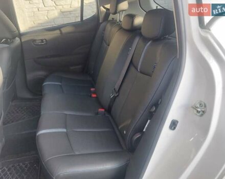 Белый Ниссан Лиф, объемом двигателя 0 л и пробегом 132 тыс. км за 12999 $, фото 18 на Automoto.ua