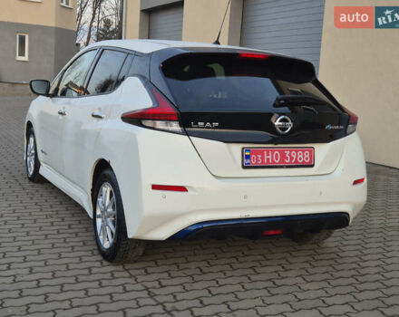 Белый Ниссан Лиф, объемом двигателя 0 л и пробегом 105 тыс. км за 10800 $, фото 4 на Automoto.ua