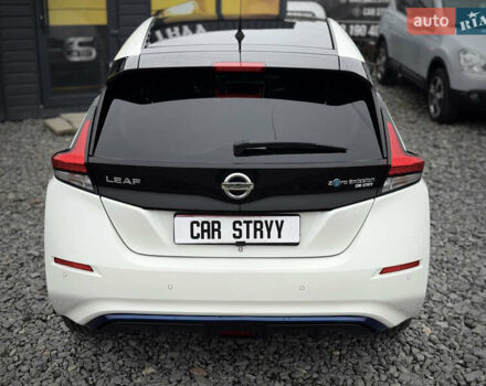 Белый Ниссан Лиф, объемом двигателя 0 л и пробегом 157 тыс. км за 11700 $, фото 13 на Automoto.ua