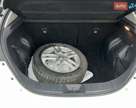 Белый Ниссан Лиф, объемом двигателя 0 л и пробегом 96 тыс. км за 13500 $, фото 29 на Automoto.ua