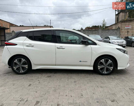 Білий Ніссан Ліф, об'ємом двигуна 0 л та пробігом 150 тис. км за 10400 $, фото 3 на Automoto.ua
