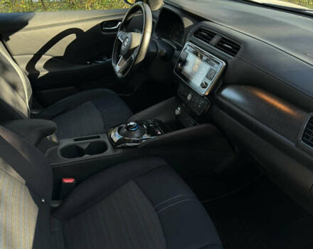 Белый Ниссан Лиф, объемом двигателя 0 л и пробегом 116 тыс. км за 11800 $, фото 60 на Automoto.ua