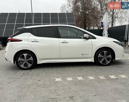 Белый Ниссан Лиф, объемом двигателя 0 л и пробегом 92 тыс. км за 12500 $, фото 5 на Automoto.ua