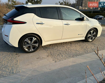 Белый Ниссан Лиф, объемом двигателя 0 л и пробегом 140 тыс. км за 13850 $, фото 5 на Automoto.ua