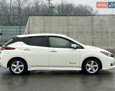 Белый Ниссан Лиф, объемом двигателя 0 л и пробегом 96 тыс. км за 13500 $, фото 3 на Automoto.ua