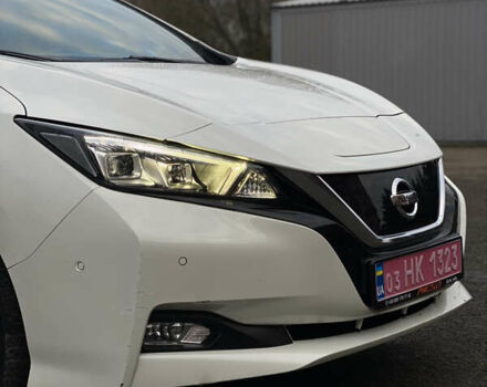 Белый Ниссан Лиф, объемом двигателя 0 л и пробегом 147 тыс. км за 10999 $, фото 2 на Automoto.ua