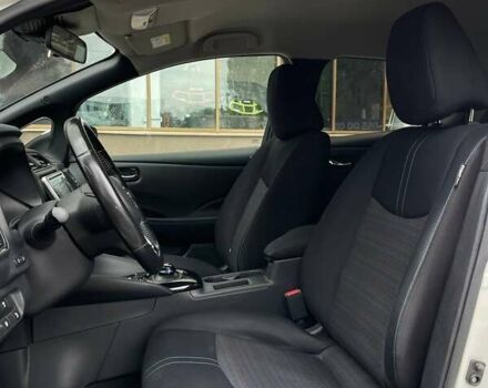 Белый Ниссан Лиф, объемом двигателя 0 л и пробегом 83 тыс. км за 12799 $, фото 15 на Automoto.ua