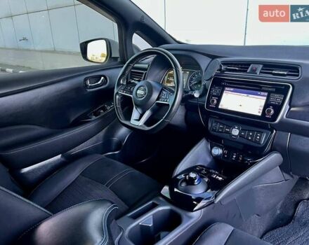 Белый Ниссан Лиф, объемом двигателя 0 л и пробегом 77 тыс. км за 12500 $, фото 18 на Automoto.ua