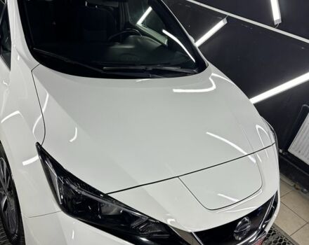 Белый Ниссан Лиф, объемом двигателя 0 л и пробегом 103 тыс. км за 11000 $, фото 4 на Automoto.ua