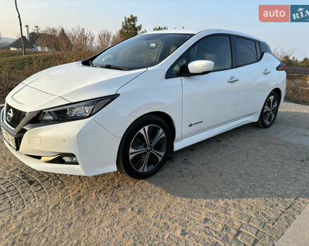 Белый Ниссан Лиф, объемом двигателя 0 л и пробегом 140 тыс. км за 13850 $, фото 6 на Automoto.ua