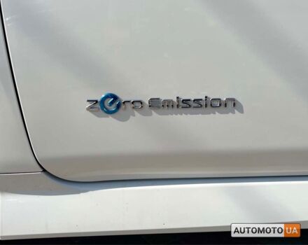 Білий Ніссан Ліф, об'ємом двигуна 40 л та пробігом 102 тис. км за 14500 $, фото 10 на Automoto.ua