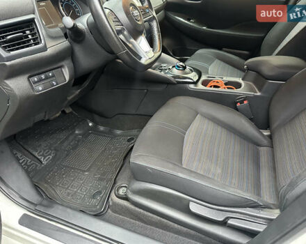 Белый Ниссан Лиф, объемом двигателя 0 л и пробегом 37 тыс. км за 12700 $, фото 22 на Automoto.ua