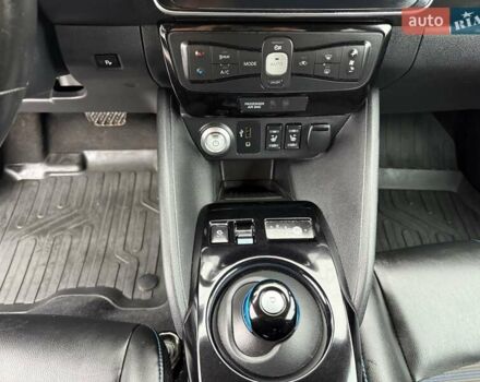 Белый Ниссан Лиф, объемом двигателя 0 л и пробегом 82 тыс. км за 13999 $, фото 43 на Automoto.ua