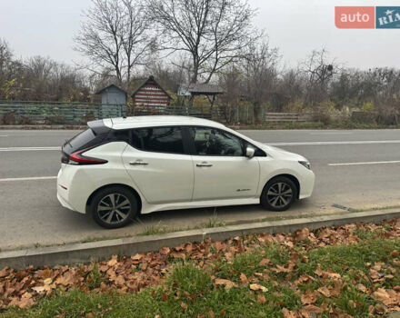 Белый Ниссан Лиф, объемом двигателя 0 л и пробегом 128 тыс. км за 10300 $, фото 9 на Automoto.ua