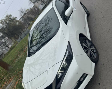 Белый Ниссан Лиф, объемом двигателя 0 л и пробегом 128 тыс. км за 10300 $, фото 2 на Automoto.ua