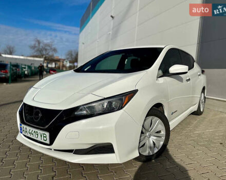 Білий Ніссан Ліф, об'ємом двигуна 0 л та пробігом 148 тис. км за 10800 $, фото 3 на Automoto.ua