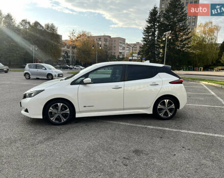 Білий Ніссан Ліф, об'ємом двигуна 0 л та пробігом 58 тис. км за 13499 $, фото 3 на Automoto.ua