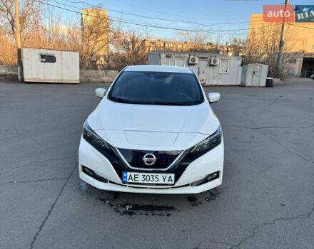 Белый Ниссан Лиф, объемом двигателя 0 л и пробегом 93 тыс. км за 12900 $, фото 1 на Automoto.ua