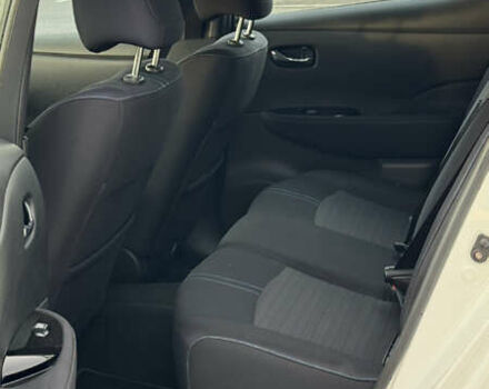 Белый Ниссан Лиф, объемом двигателя 0 л и пробегом 50 тыс. км за 12800 $, фото 17 на Automoto.ua