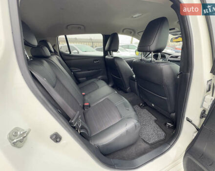 Белый Ниссан Лиф, объемом двигателя 0 л и пробегом 157 тыс. км за 11700 $, фото 41 на Automoto.ua