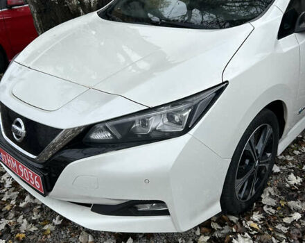 Белый Ниссан Лиф, объемом двигателя 0 л и пробегом 98 тыс. км за 13000 $, фото 1 на Automoto.ua