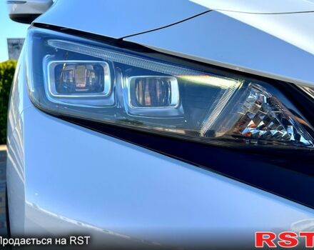 Белый Ниссан Лиф, объемом двигателя 0 л и пробегом 77 тыс. км за 12500 $, фото 9 на Automoto.ua