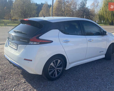 Белый Ниссан Лиф, объемом двигателя 0 л и пробегом 130 тыс. км за 12000 $, фото 4 на Automoto.ua