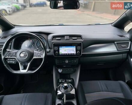 Белый Ниссан Лиф, объемом двигателя 0 л и пробегом 83 тыс. км за 12799 $, фото 18 на Automoto.ua